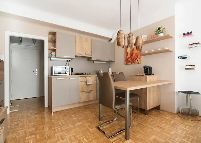 Cosy Near Vic Apartamento Viena